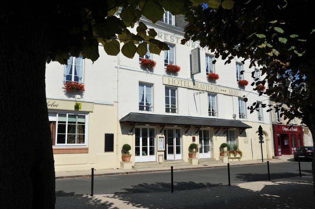 Logis Hotel Beaudon Pierrefonds Exterior photo