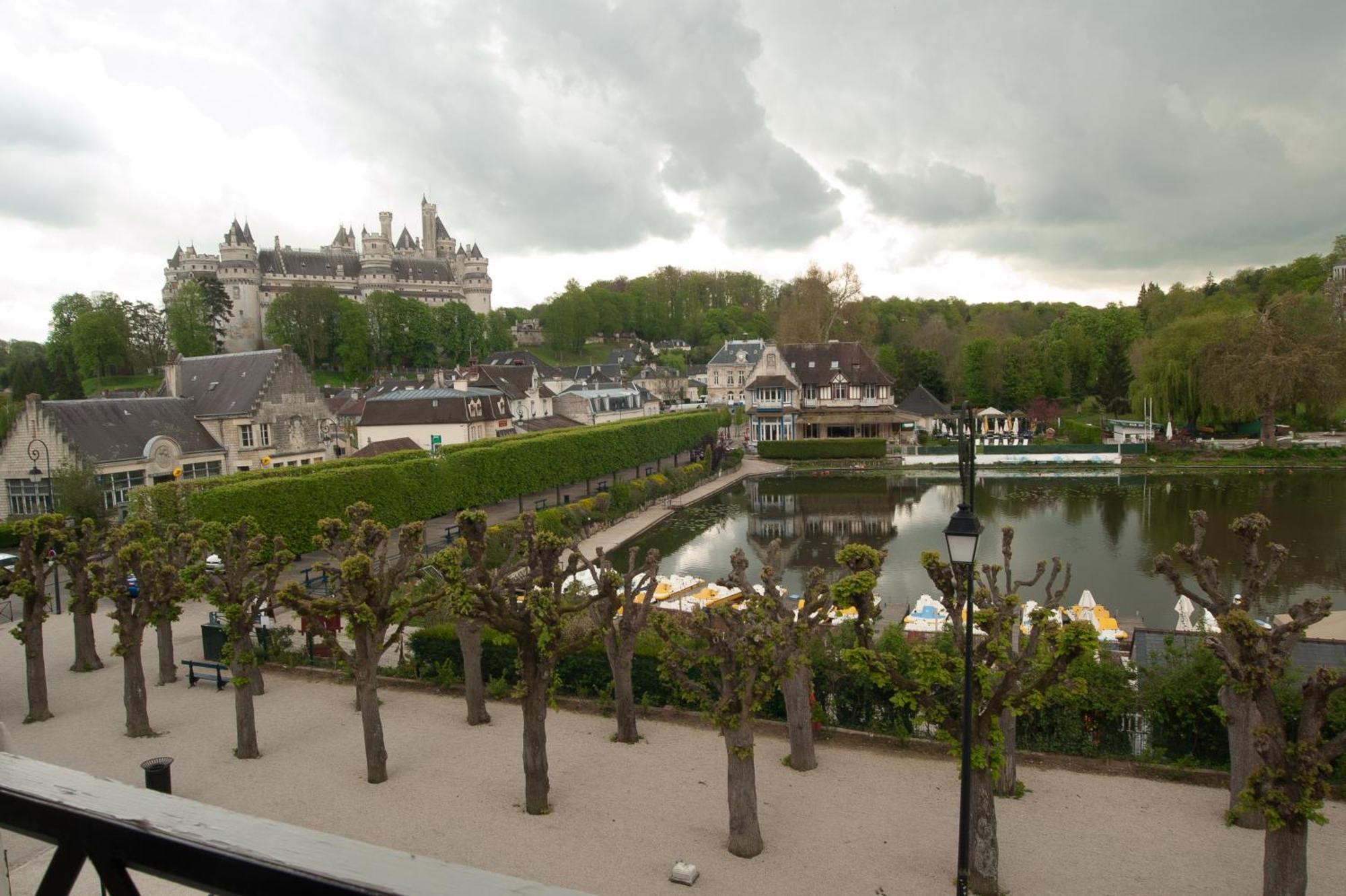 Logis Hotel Beaudon Pierrefonds Exterior photo