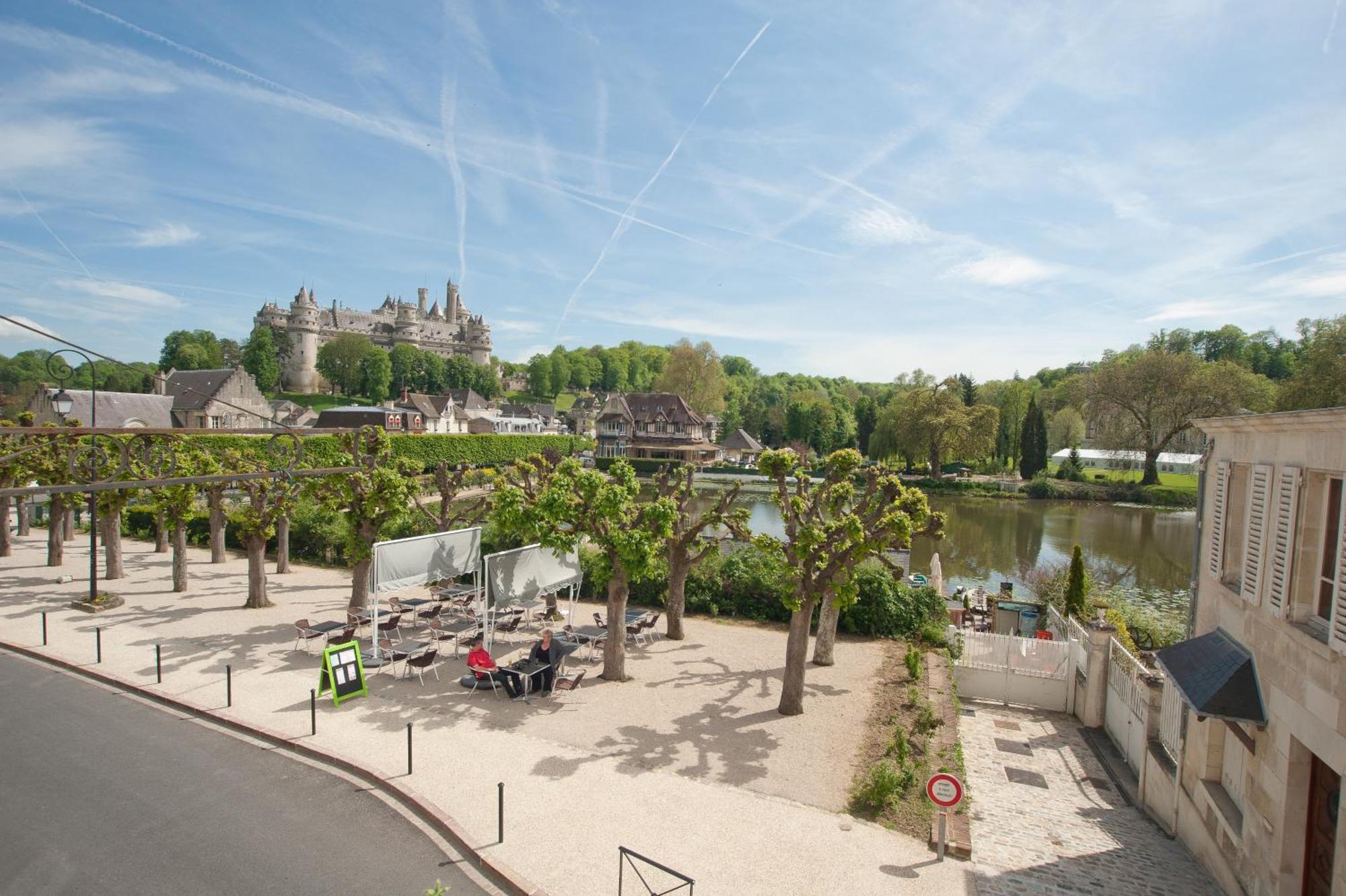 Logis Hotel Beaudon Pierrefonds Exterior photo